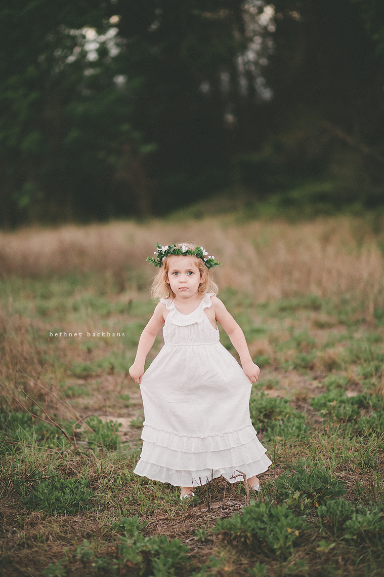 Outdoor whimsical little girl session | Orlando child photographer