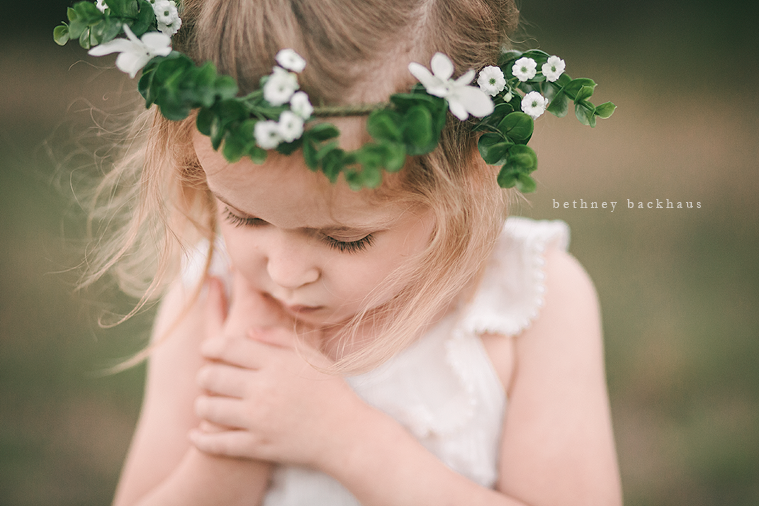 Outdoor whimsical little girl session | Orlando child photographer