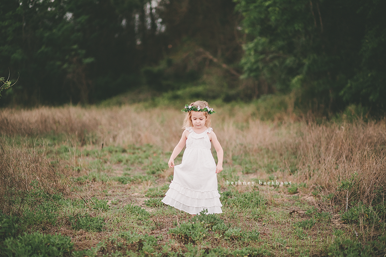 Outdoor whimsical little girl session | Orlando child photographer