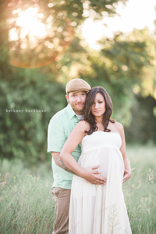 Orlando Maternity Photographer | Sunlit Field Maternity Photos