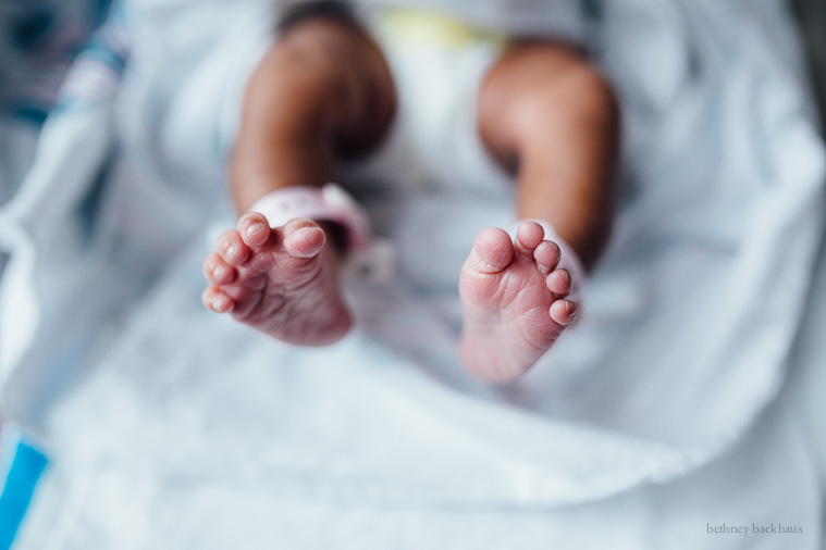 Sweet newborn toes hospital session