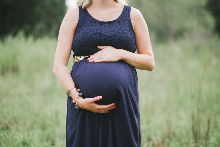 Maternity photos in Orlando field